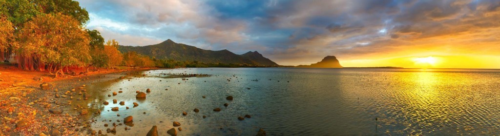 Depositphotos_157390342_l-2015 Vista de Le Morne Brabant al atardecer, República de Mauricio